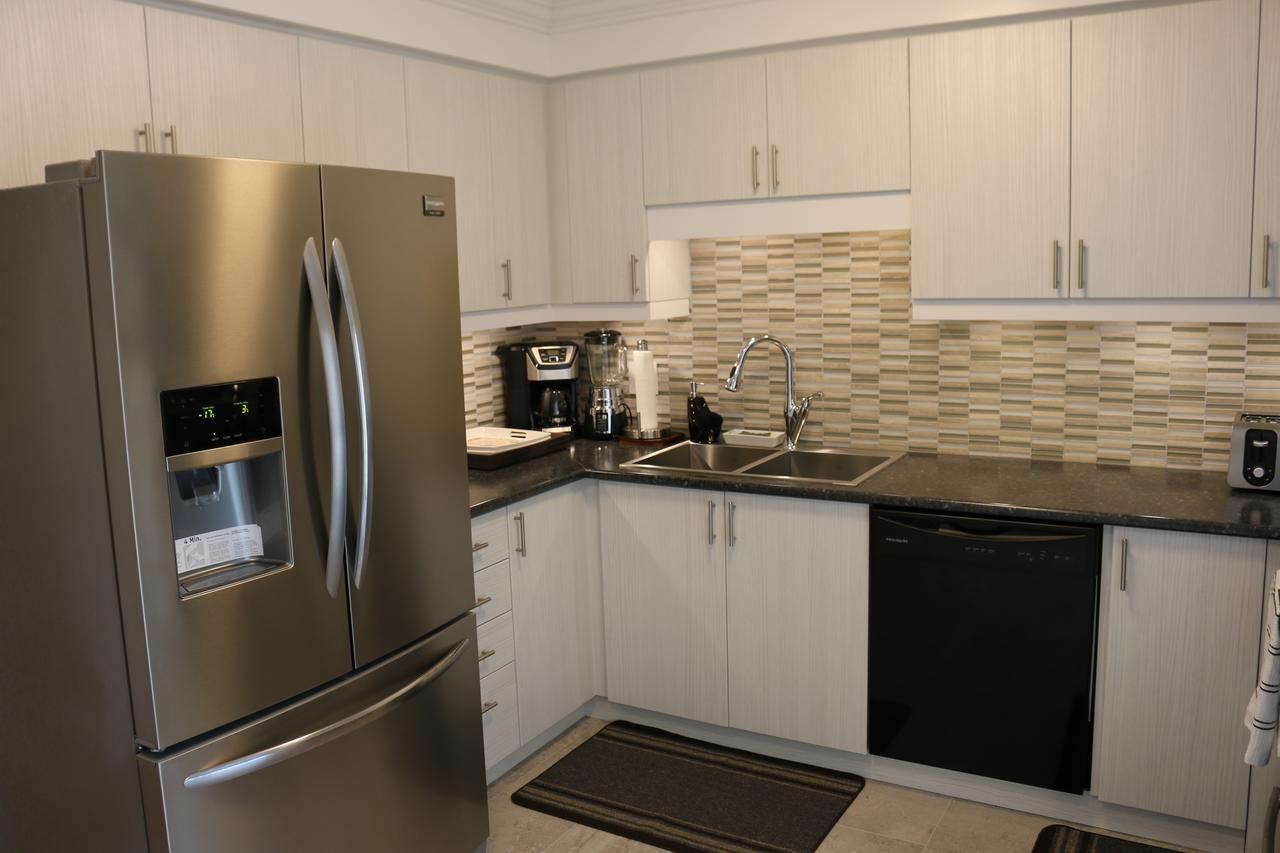 Newton Villa Emerald House Brampton Extérieur photo