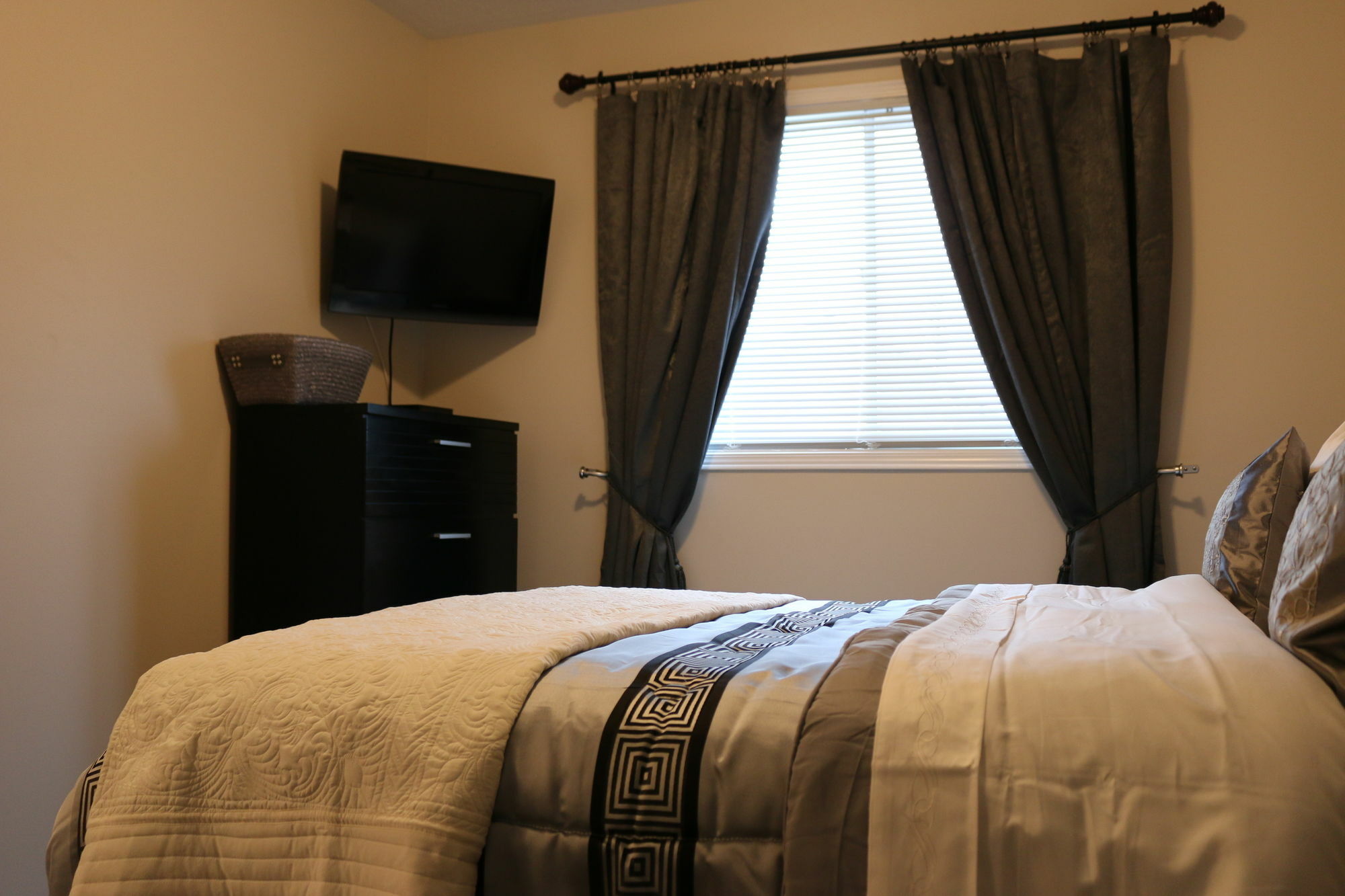 Newton Villa Emerald House Brampton Extérieur photo