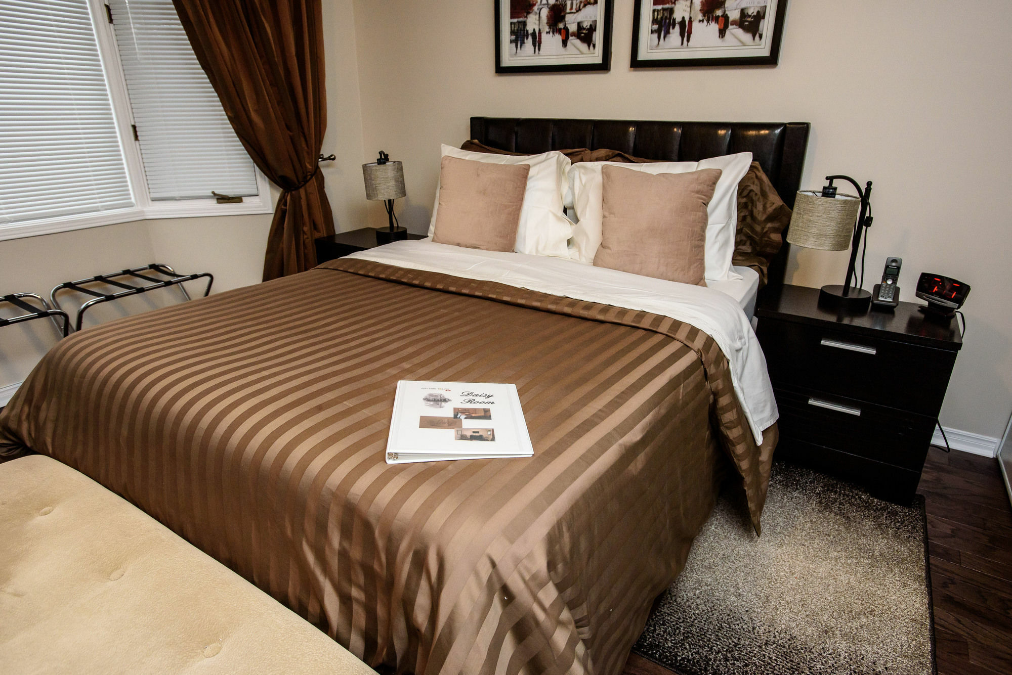 Newton Villa Emerald House Brampton Extérieur photo