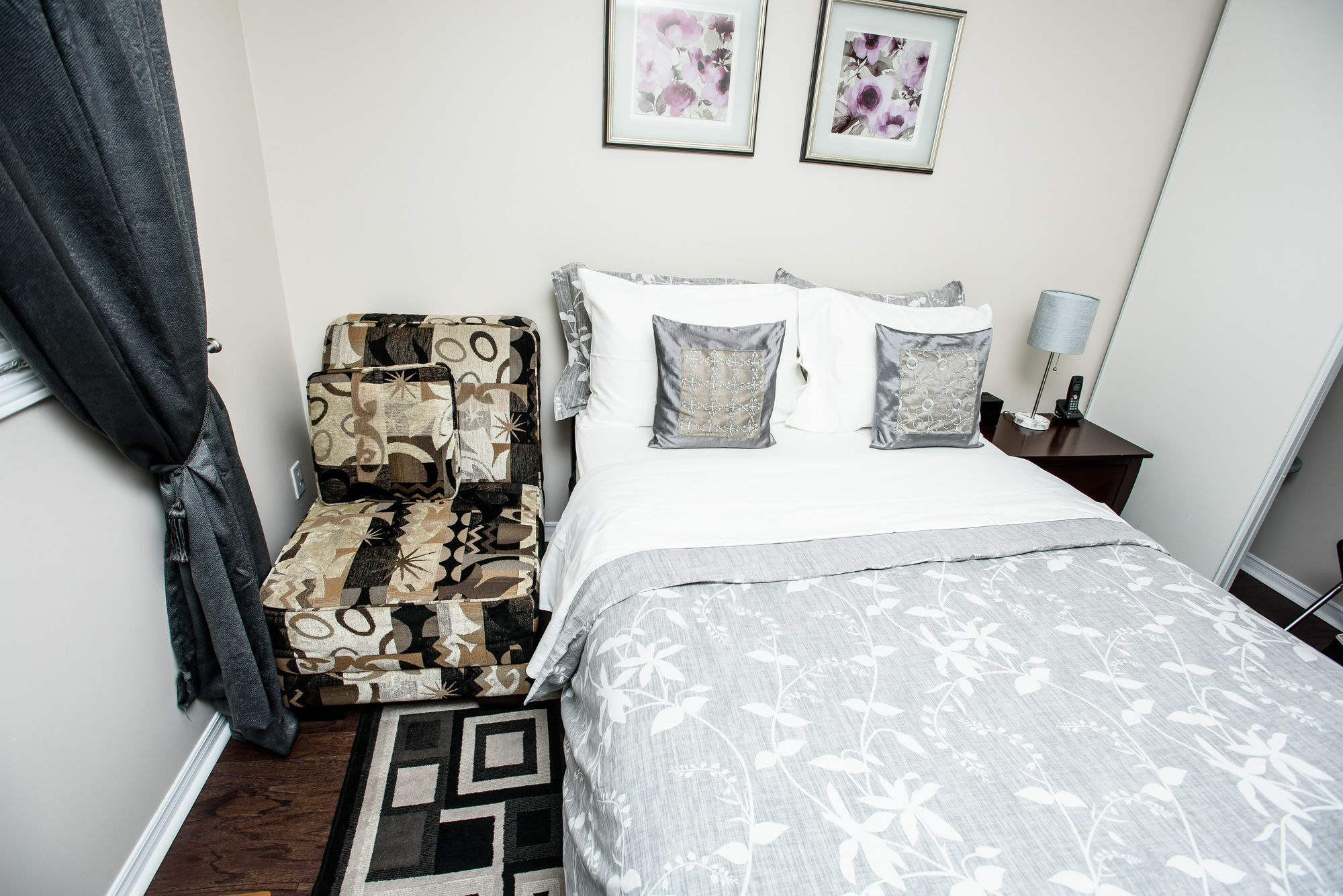 Newton Villa Emerald House Brampton Extérieur photo