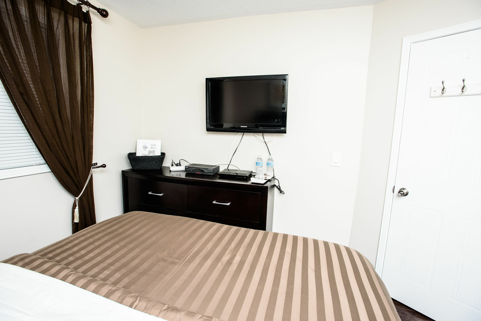 Newton Villa Emerald House Brampton Extérieur photo
